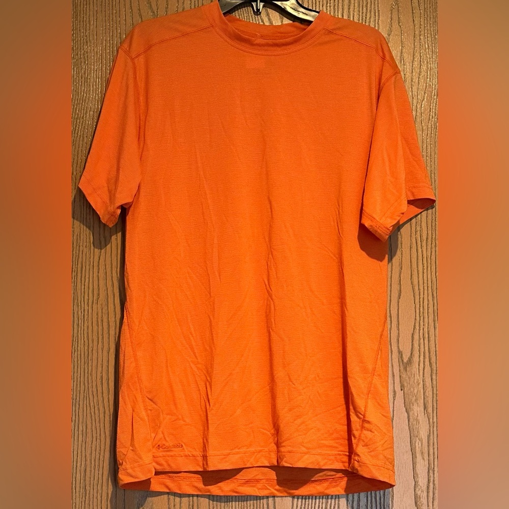 Columbia titanium large shirt